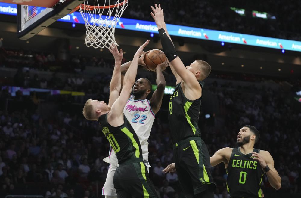 旧会站在场 旧会站在场